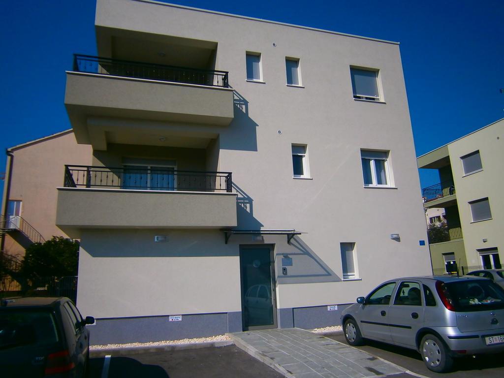 Apartment Bingo Трогир Екстериор снимка